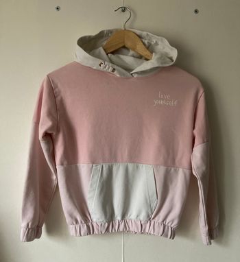 sweat à capuche avec grande poche devant