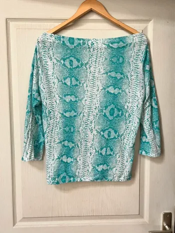 Top Ventilo XL 100% Lin , matière souple, motif python bleu turquoise