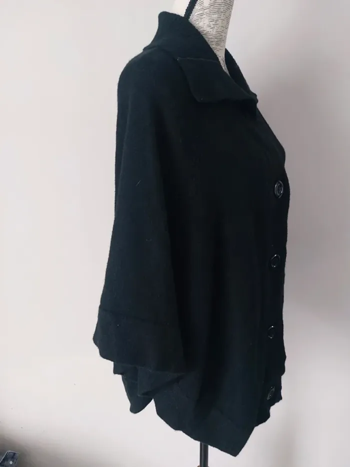 Poncho noir neuf - photo numéro 3