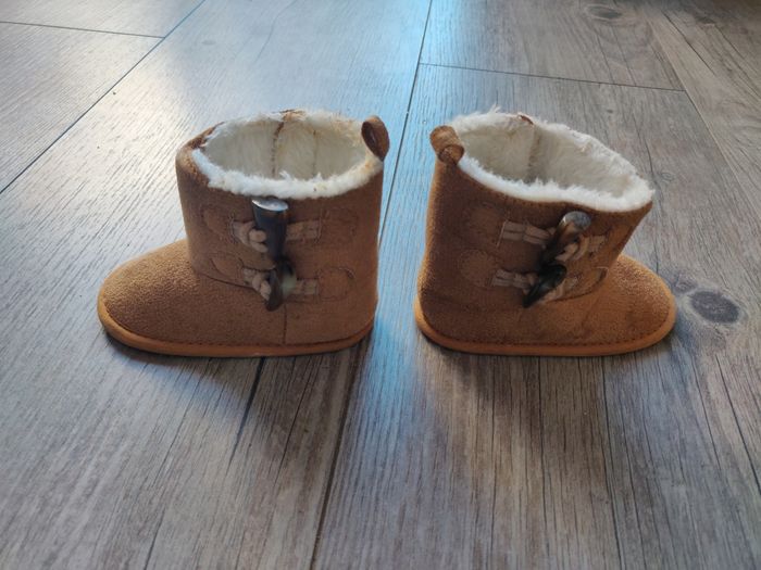 Chausson bébé bottes 6-9 mois - photo numéro 2