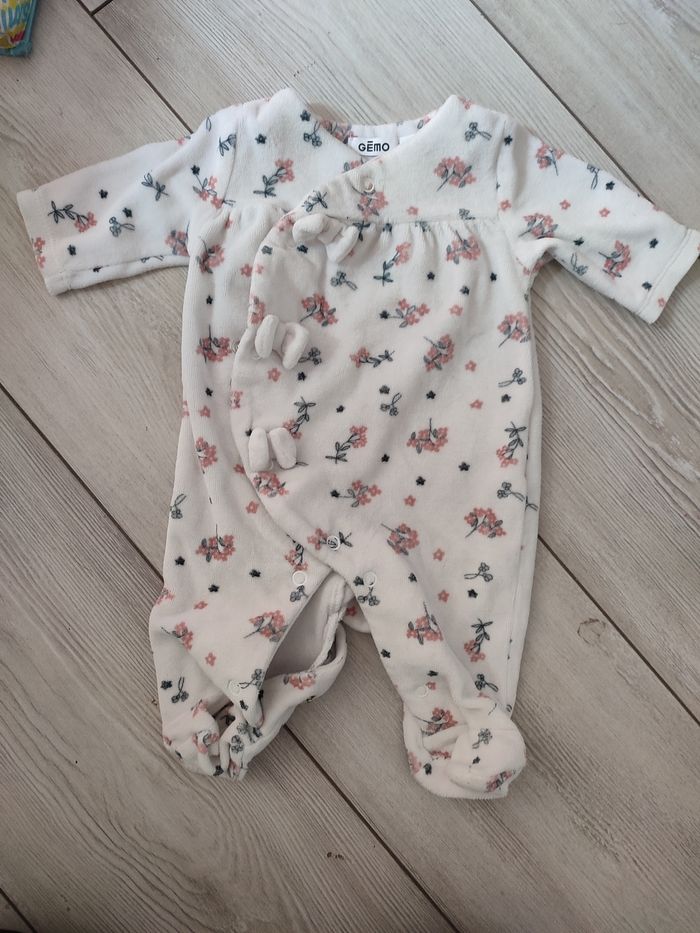 Pyjamas fille 1mois - photo numéro 3