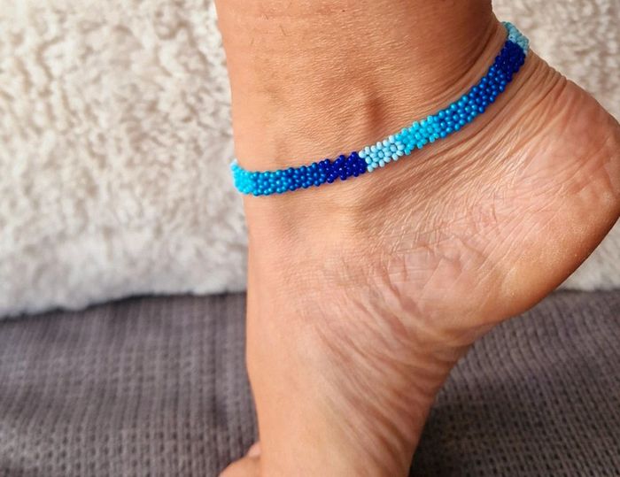 Bracelet de cheville bleu degradé