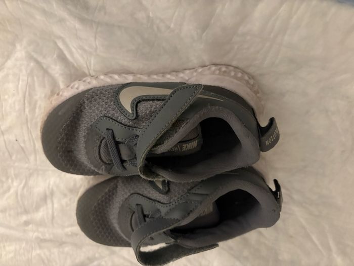 Basket Nike taille 26 - photo numéro 4