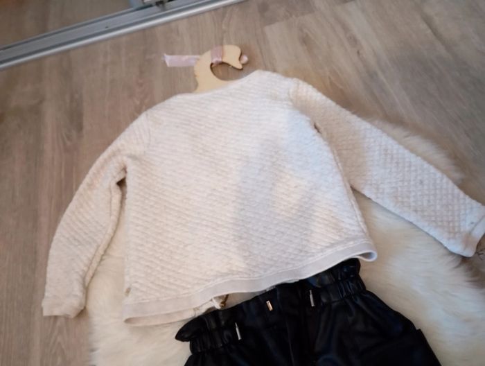 Pantalon simili cuir Zara fille noir 6 ans + gilet Okaïdi en cadeau - photo numéro 9