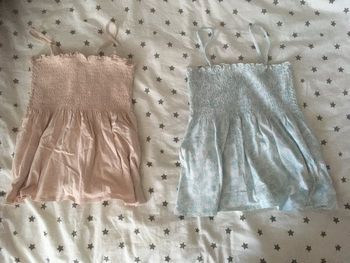 Lot de 2 hauts d’été  rose et bleu taille 10 ans