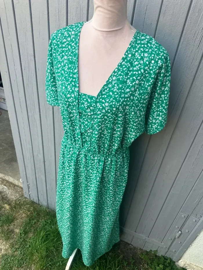 Robe manches courtes fleurie verte blanche décolleté été 42/XL - photo numéro 3