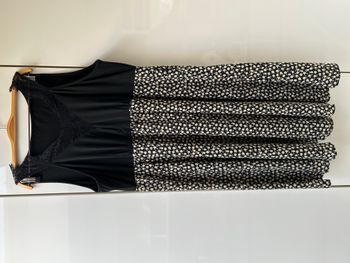 Robe noire à fleurs jaunes Shein Curve - Taille 2XL
