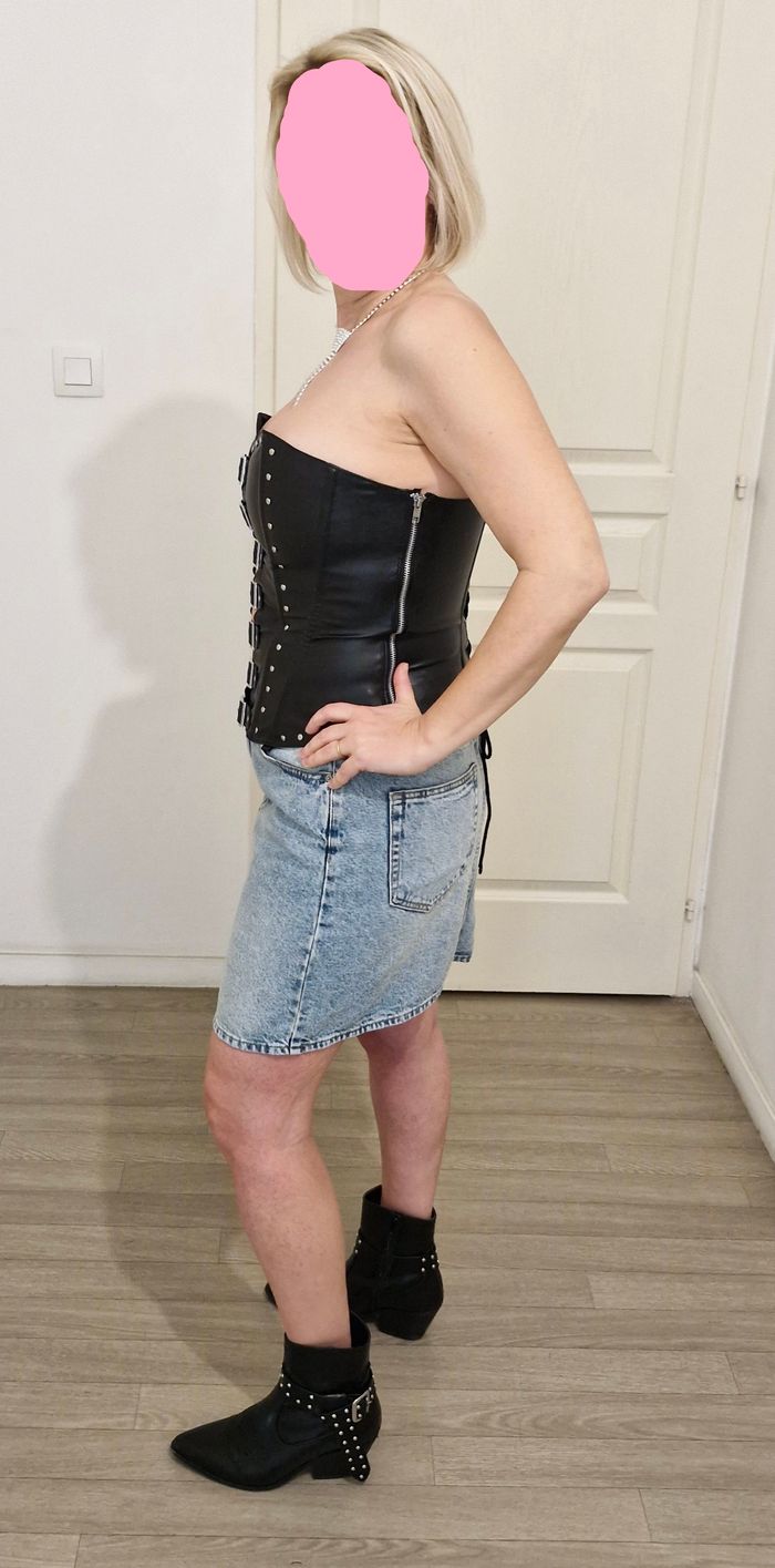 Ensemble bustier imitation cuir et culotte (sexy, bdsm) - photo numéro 2