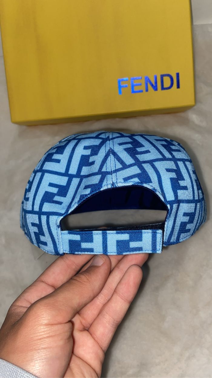 Casquette Fendi Bleu - photo numéro 4