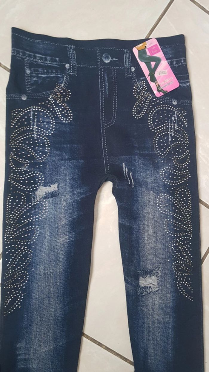 🎀 NEUF jeggins à strass - photo numéro 3