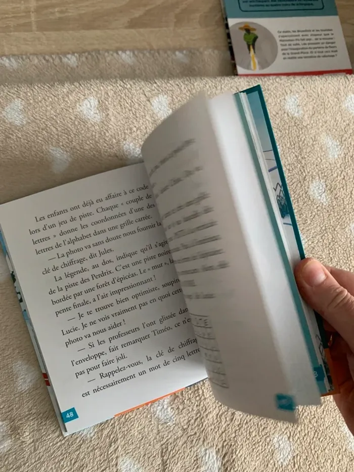 Livre mes enquêtes a l école des détectives jeu de pistes au ski😺 - photo numéro 4