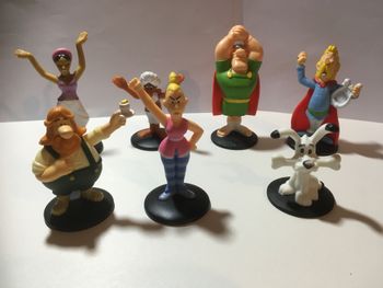 Lot de 7 figurines de Astérix + Astérix offert