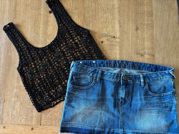 Ensemble jupe courte en jean et haut style crochet noir