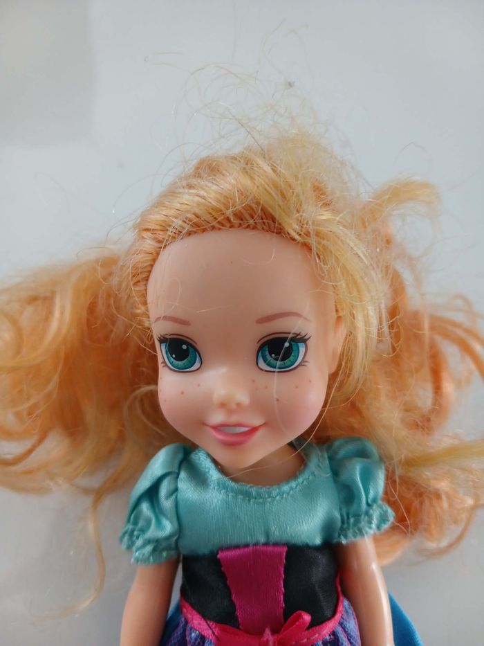 Petite Poupée Anna (La Reine des Neiges) - Disney - 15 cm - photo numéro 2