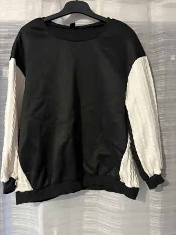 Pull noir et blanc