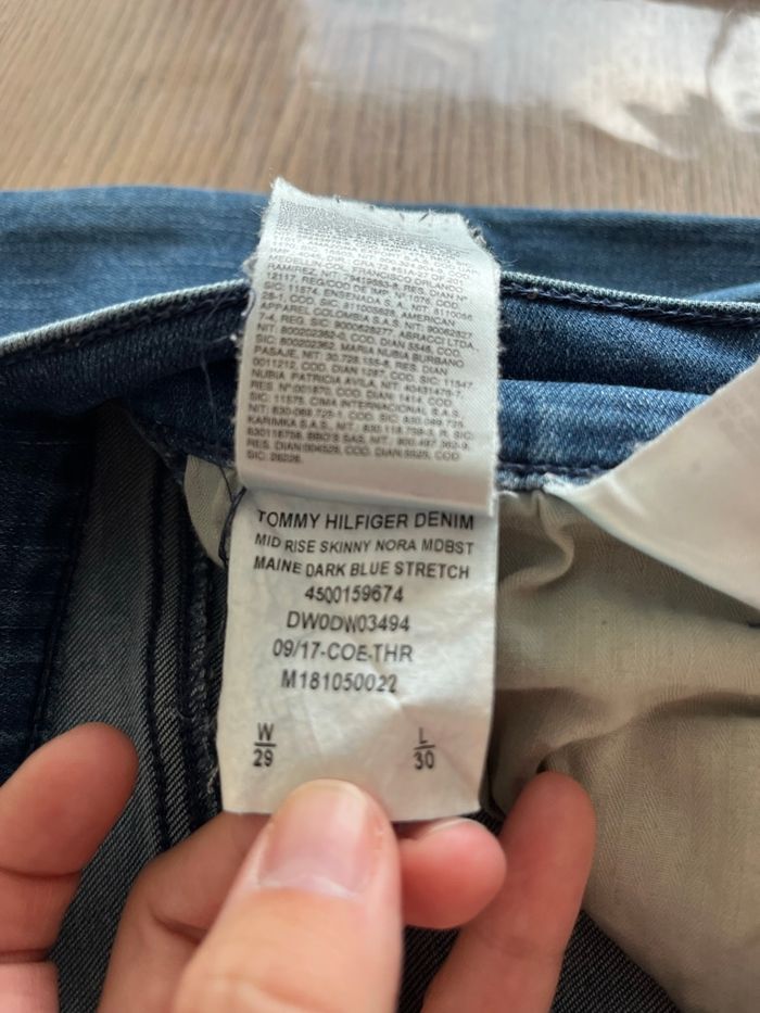 Jean tommy H femme  taille 40 - photo numéro 2