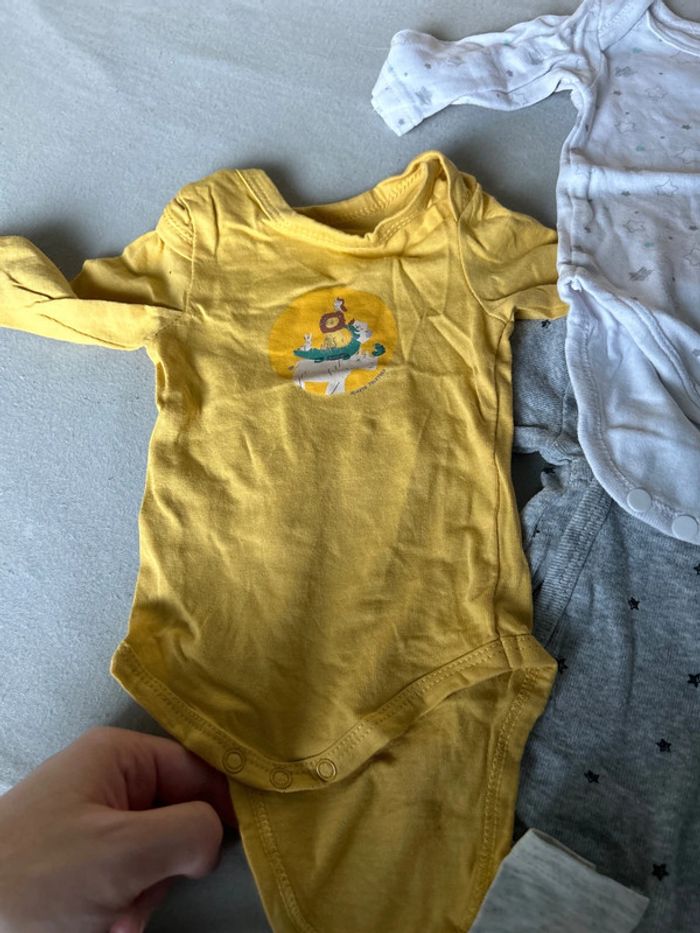 Lot body 1 mois - photo numéro 3