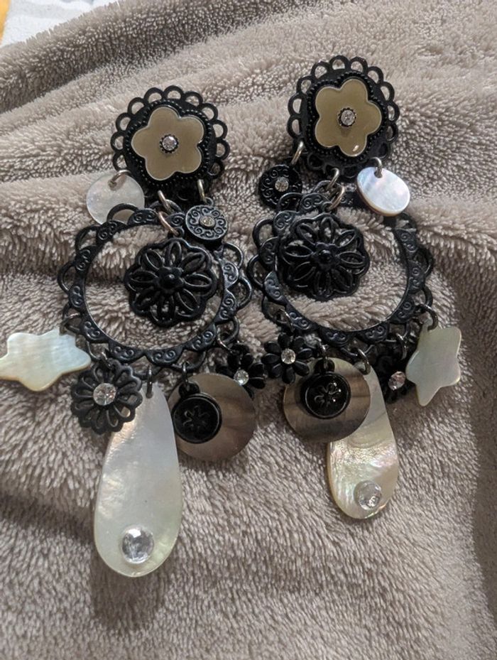 Grandes boucles d'oreilles