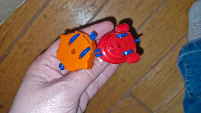 Lot figurines disney : donald et dingo dans un vaisseau - photo numéro 5