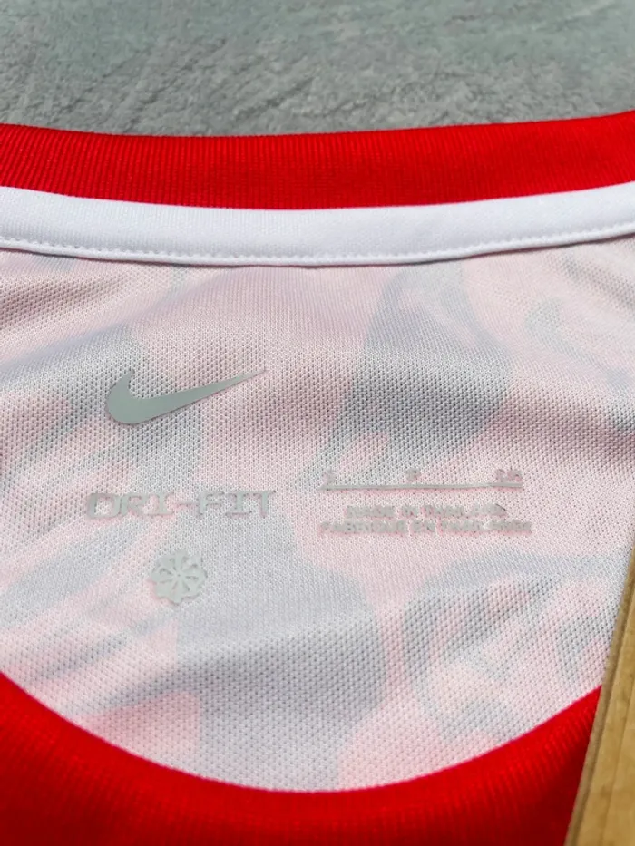 Maillot concept foot Portugal rouge fleurs taille S - photo numéro 8