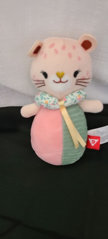 Hochet guépard en peluche rose