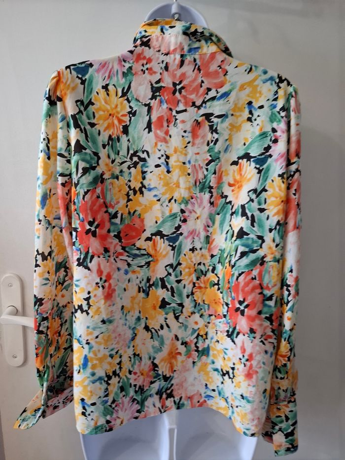 Chemsie peace n'love taille 38/40 en très bon état - photo numéro 2