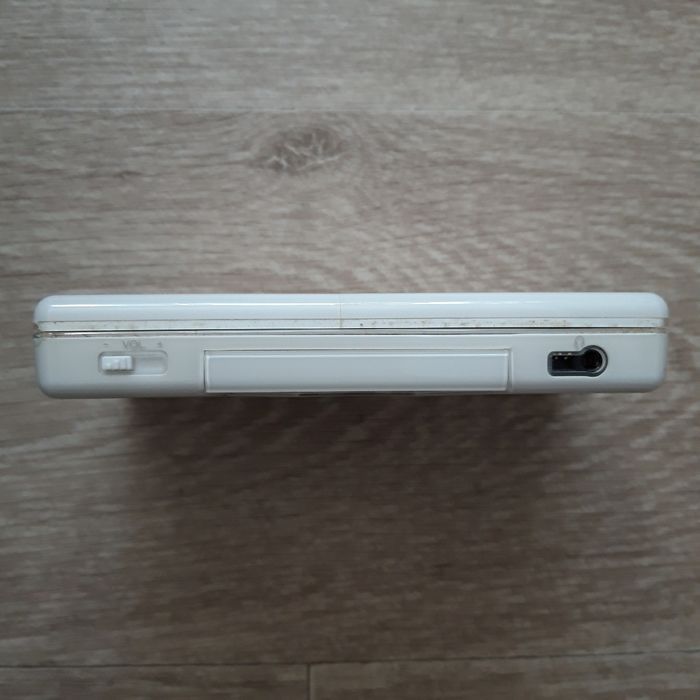 Console Nintendo DS Lite blanche avec stylet + chargeur - photo numéro 5