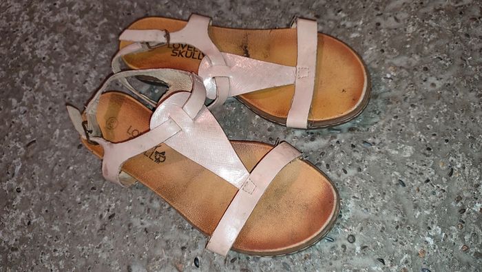 Sandales