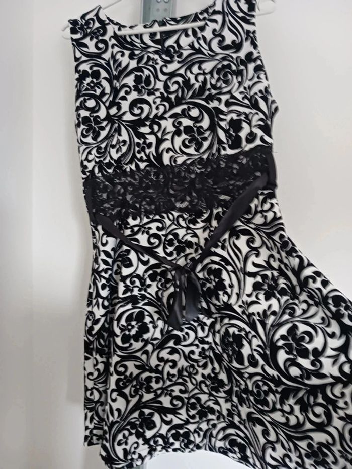 Robe motifs floraux rouge/blanche Taille L40 - photo numéro 6