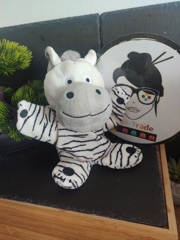 Doudou marionnette Zèbre noir blanc maisons du monde rayé rayure DD003641