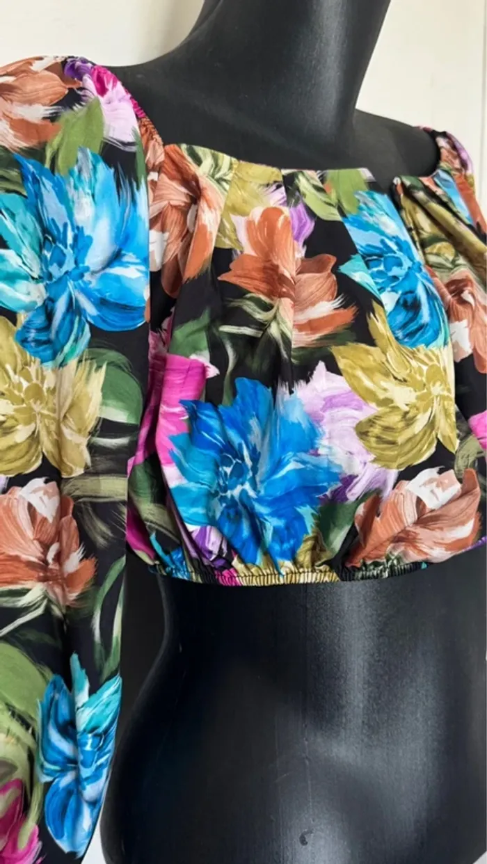 Blouse crop top fleurie taille M - photo numéro 4