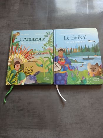 lot de deux livres l'amazone et le baikal editions du ricochet