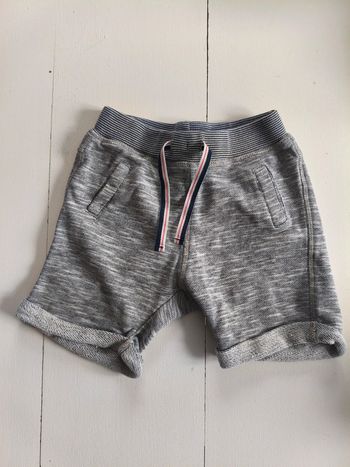 Short 23m