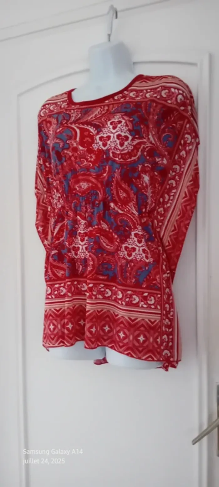 Tunique poncho manches papillon volantées motif floral rouge femme Taille 2 Toumaï - photo numéro 6