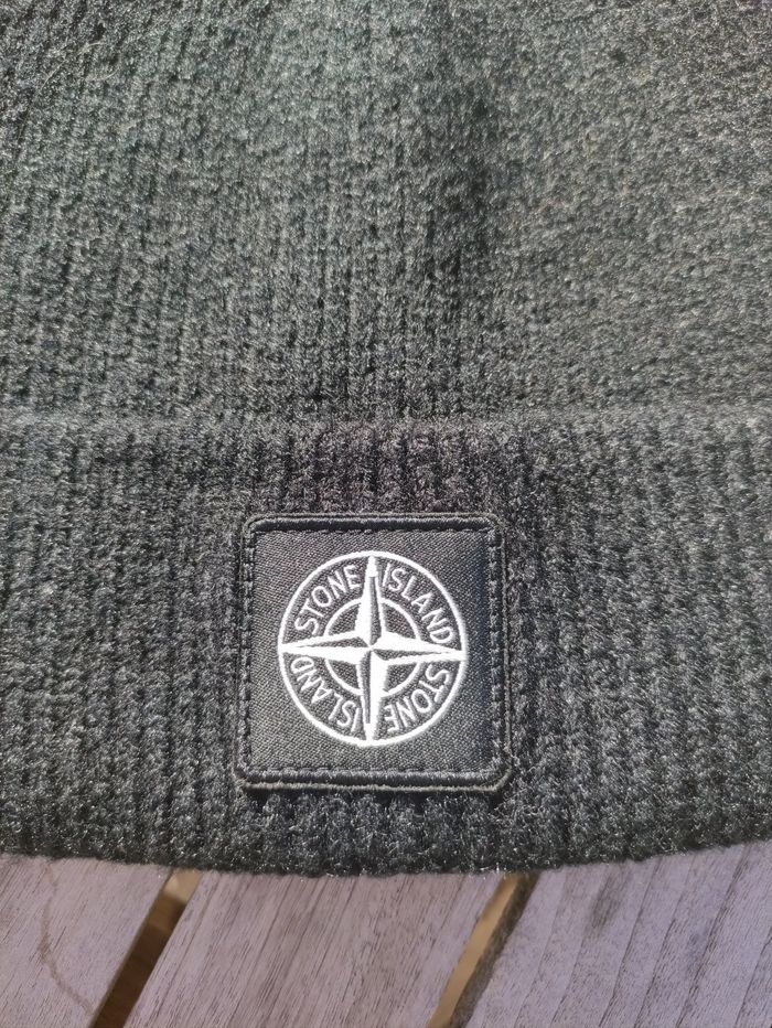 Bonnet stone island noir - photo numéro 2