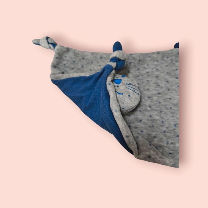 Doudou plat chat gris étoiles bleues Monoprix - photo numéro 2