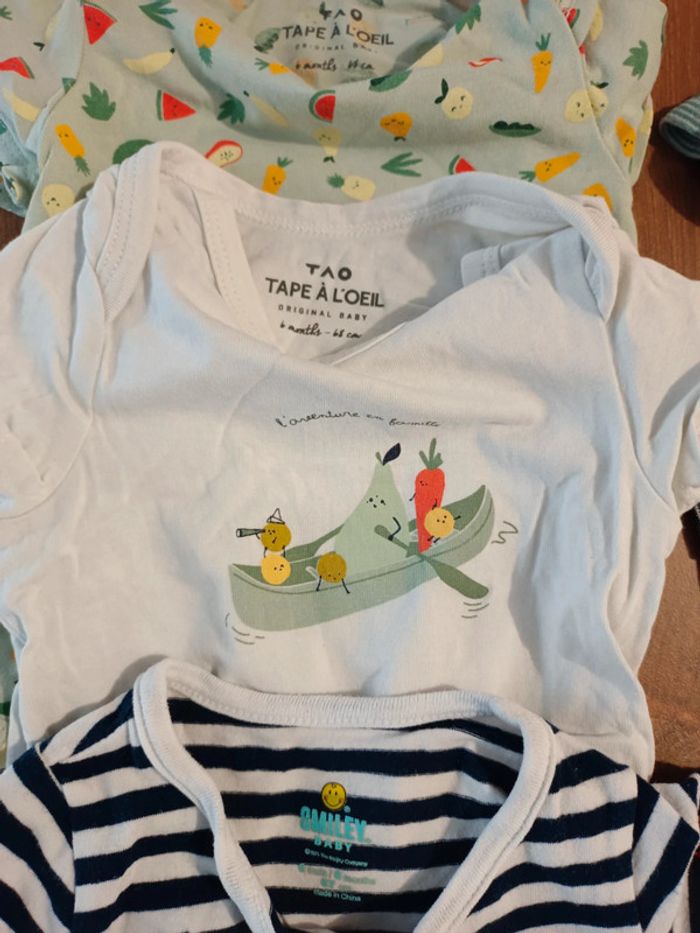 Lot 5 bodies 6 mois Kiabi Tao - photo numéro 3