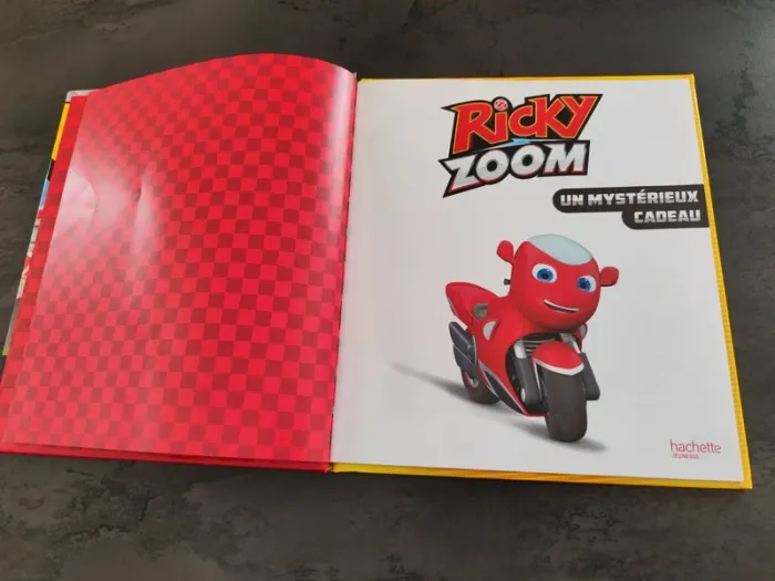 Livre Ricky Zoom - photo numéro 2