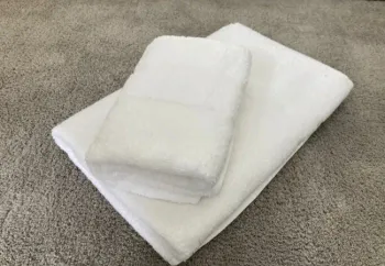 Serviette de bain blanche 100% coton