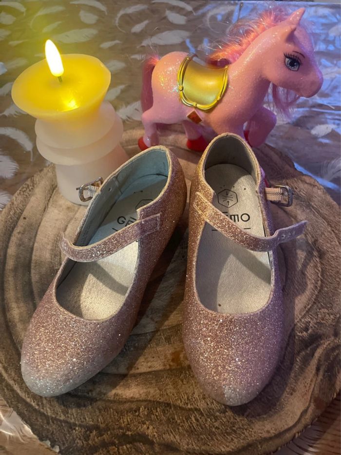 Ballerine à talons rose pailletée