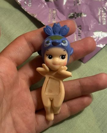 Sonny angel paon violet