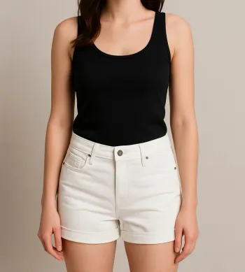 Short blanc femme ONLY taille 26 (= taille 36) - style casual été