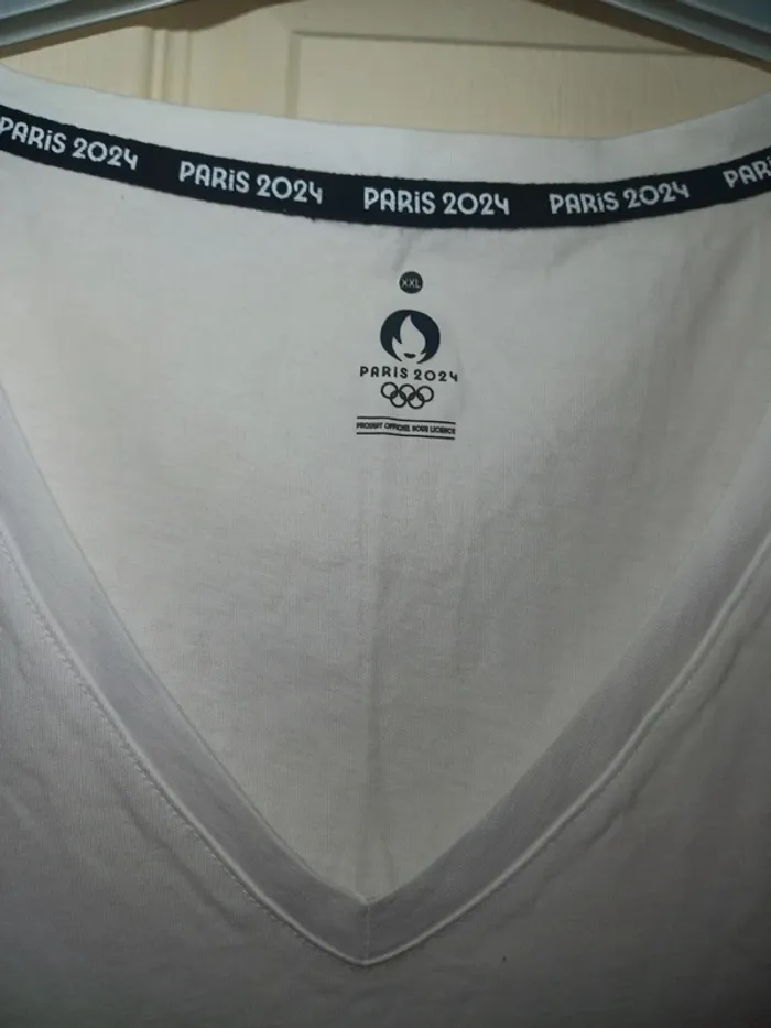 T-shirt Official Product - photo numéro 3