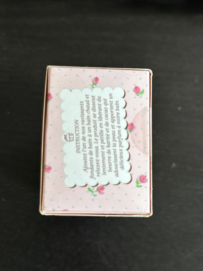 Coffret pour le bain en forme de roses - photo numéro 4