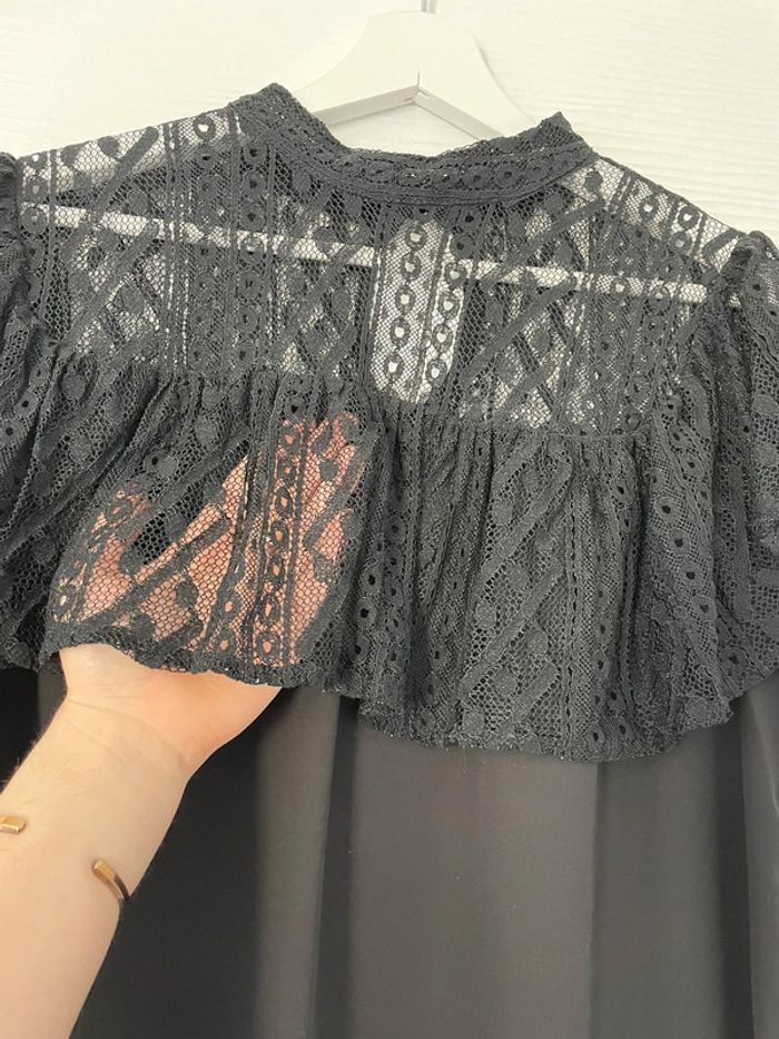 Haut blouse noire élégante unie col en dentelle sans manches - photo numéro 2