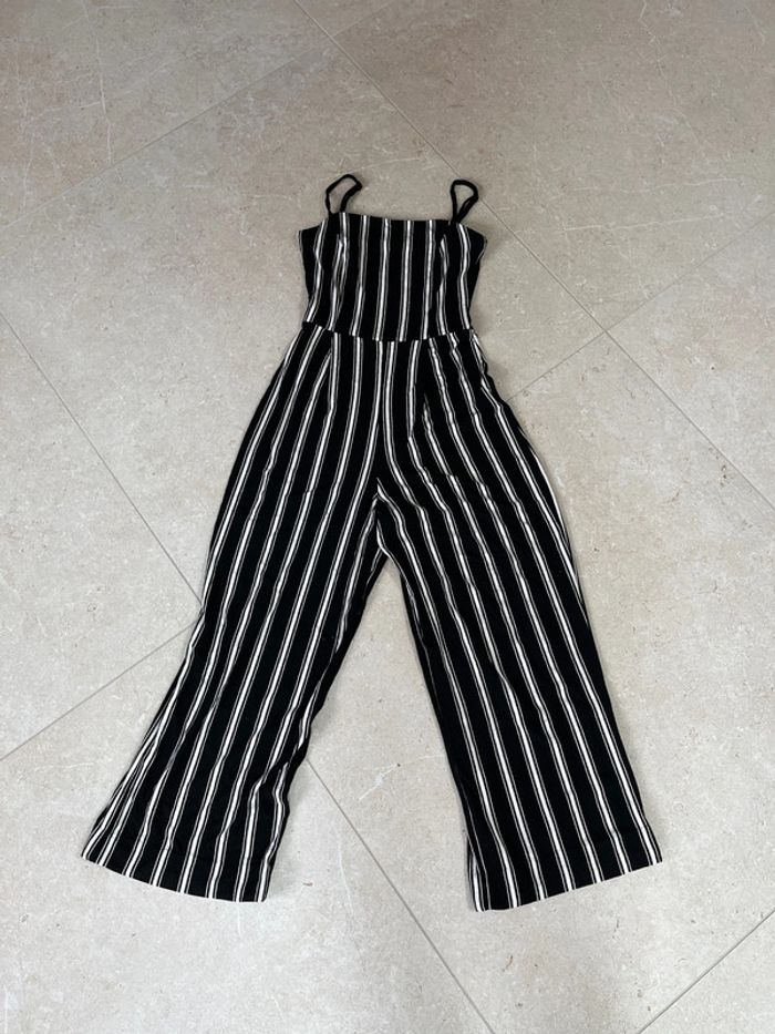 Combinaison été à bretelles noir et blanche Bershka
