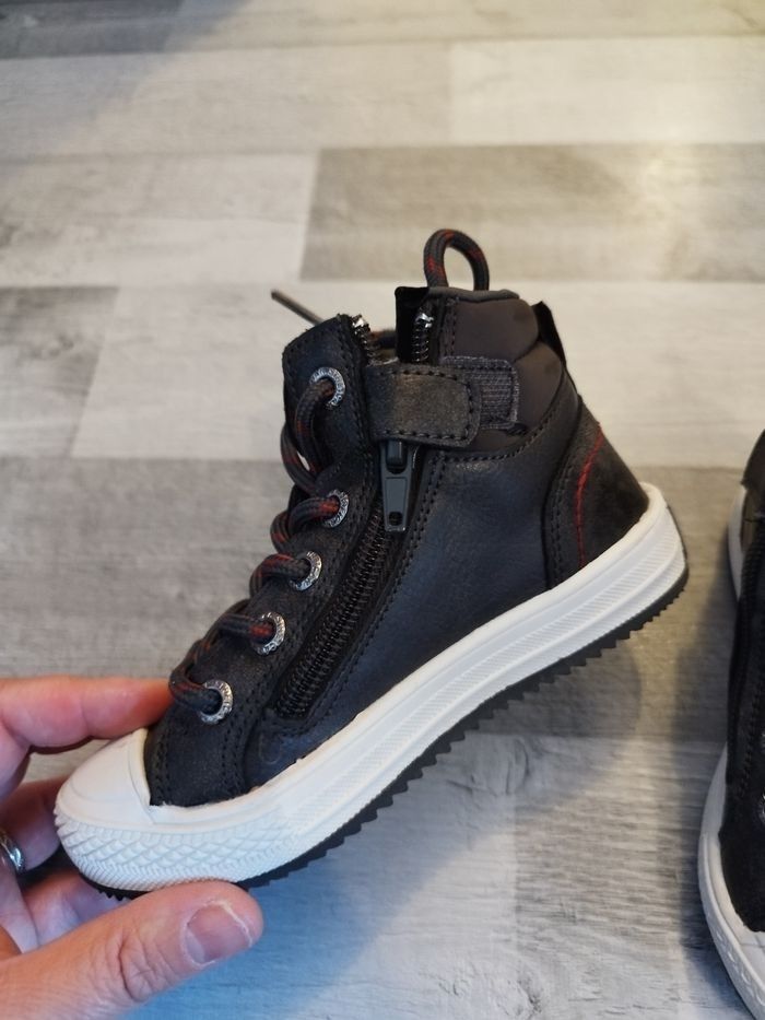 🌀 Chaussures taille 25 - photo numéro 6