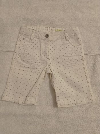 Bermuda pour fille couleur blanc avec petits points gris marque Vertbaudet taille 5 ans 108 cm super bermuda trop jolie voir photos