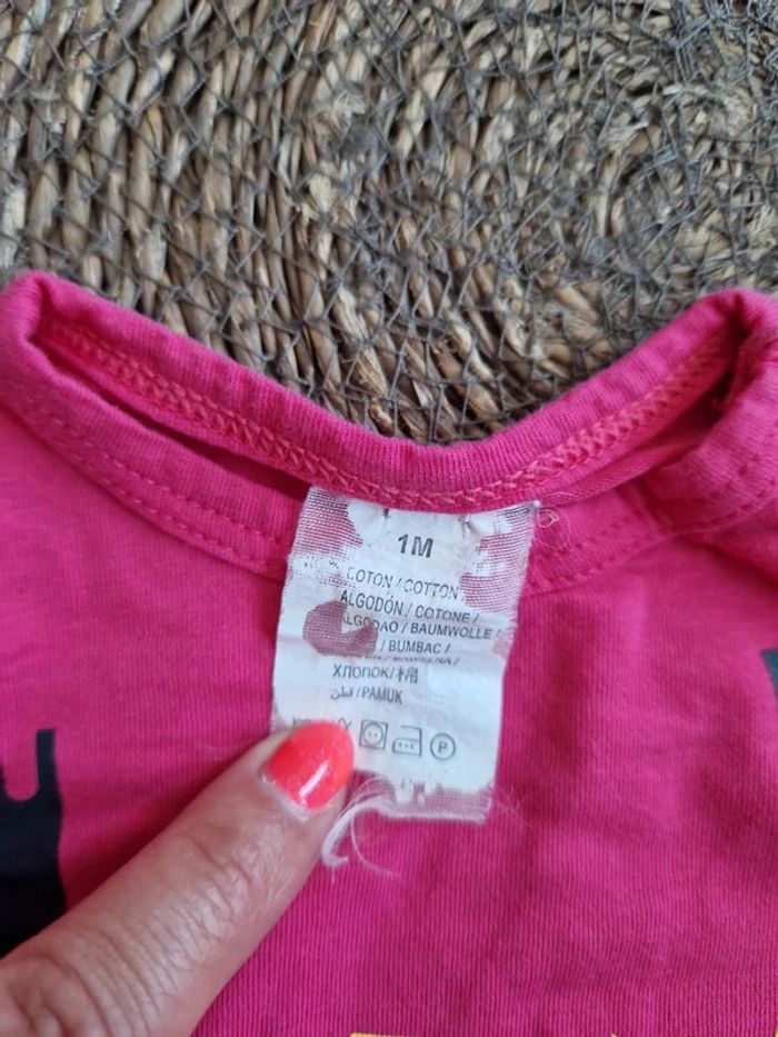 Joli tee-shirt manches longues taille 1 mois - photo numéro 3