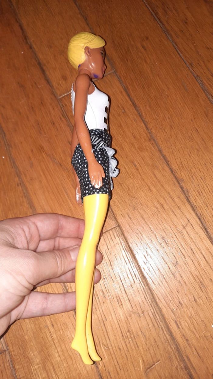 Barbie color reveal noire jaune - photo numéro 9